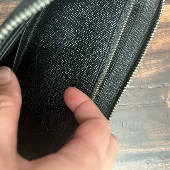 Black Embossed Leather Wallet - Picture 8 of 8
